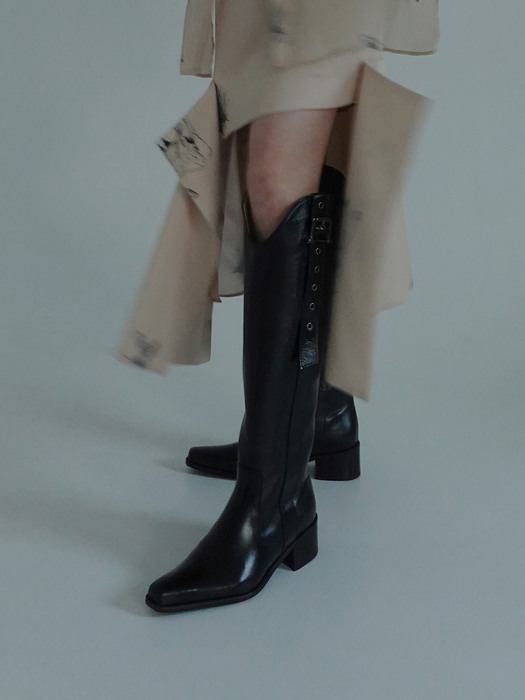 Belted long boots - black