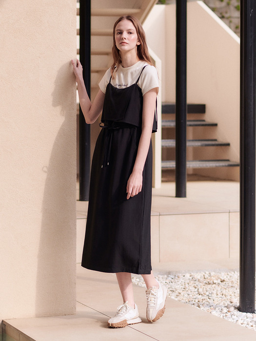 STRING DETAIL SLEEVELESS DRESS [BLACK]