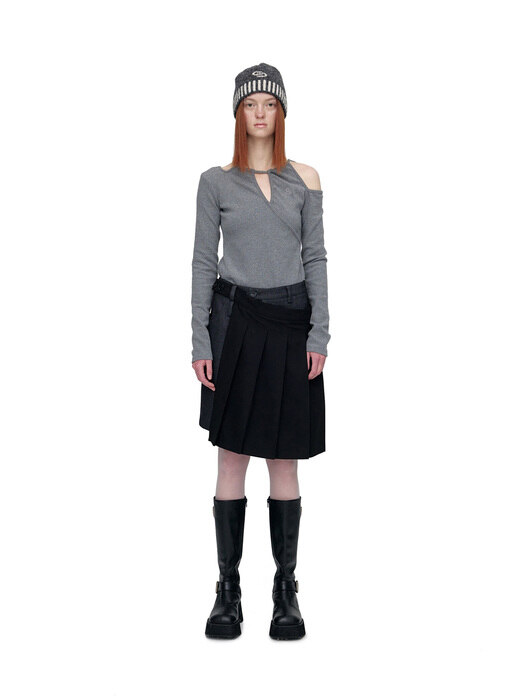 PLEATED WRAP SKIRT / CHARCOAL