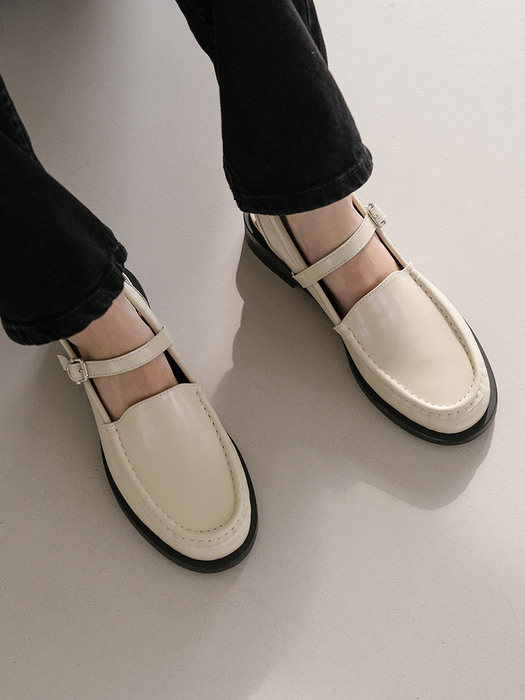 Loafer_ chloe OSL210