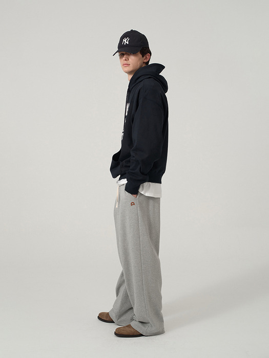 UNISEX LEATHER LOGO WIDE SWEAT PANTS MELANGE GREY_M_UDPA4A102G2