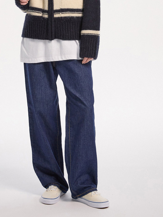 Signature Semi Wide Jeans