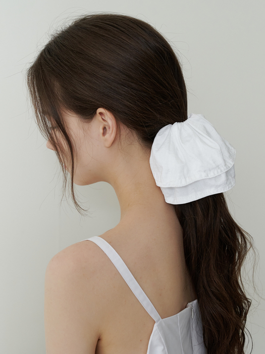 essential glint scrunch - off white