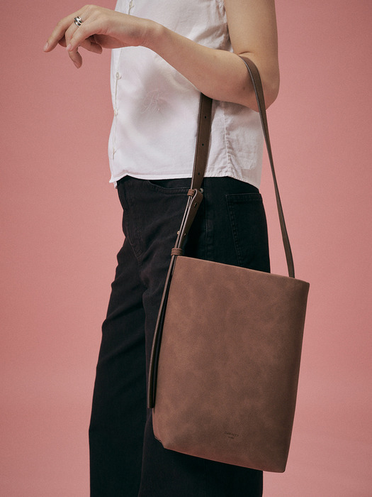 Woody bucket bag-brown