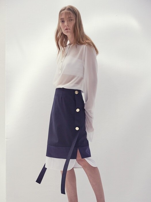 LAYERED SIDE-BUTTON MIDI SKIRT(NAVY)