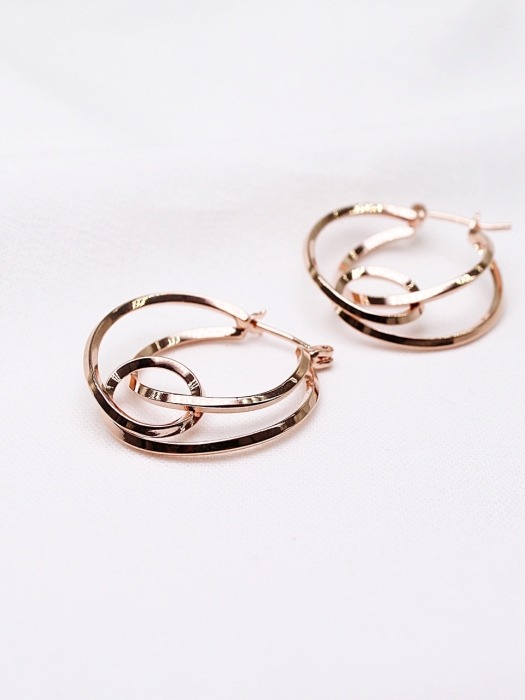 Planet earrings (rose pink color)