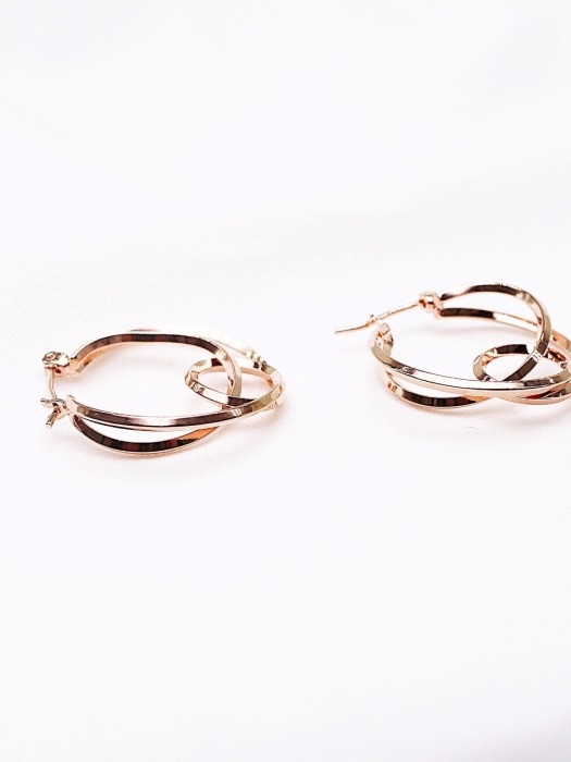 Planet earrings (rose pink color)