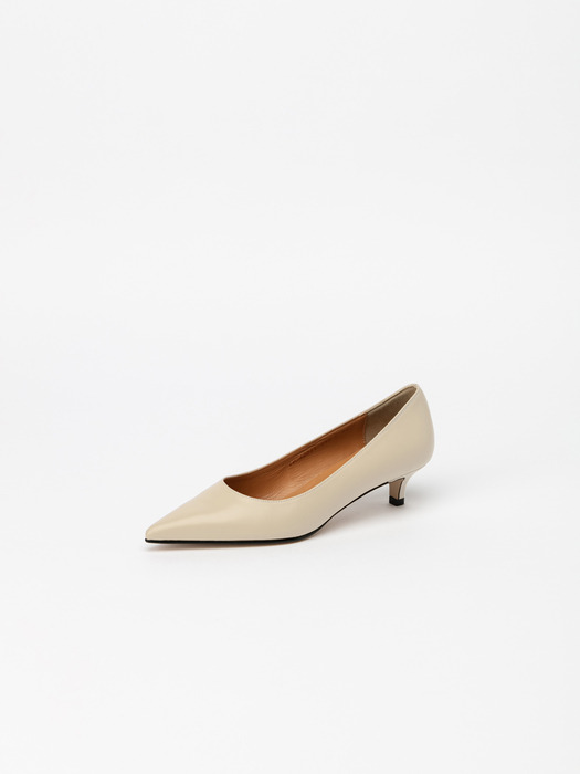 Philo Pumps in Ivory