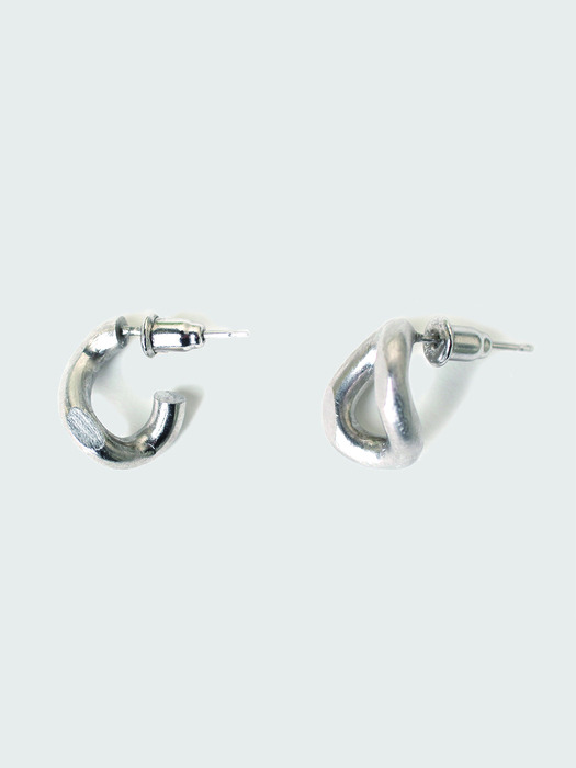 ADB007 Unbalcance chain earrings
