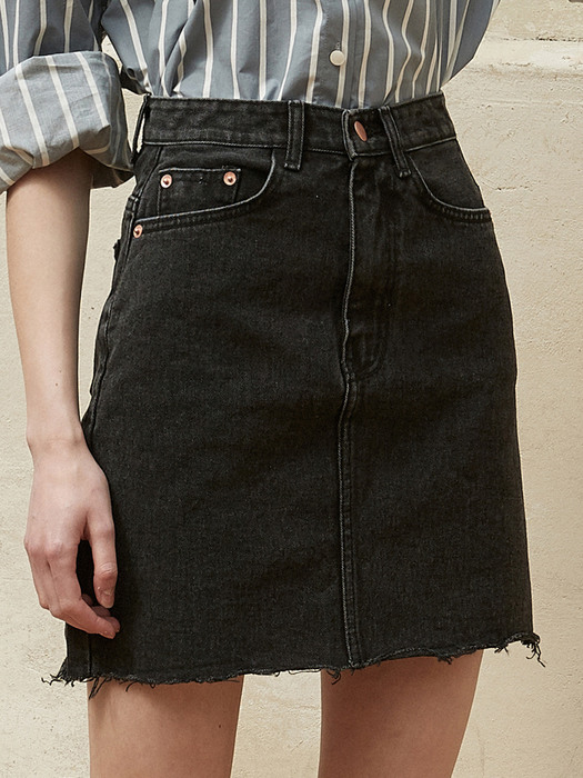 iuw992 grayish mini denim skirt (black)