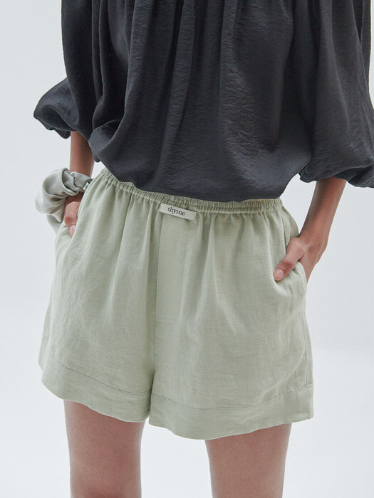 Felicita Short pants / 펠리치타 숏 팬츠 (OLIVE)