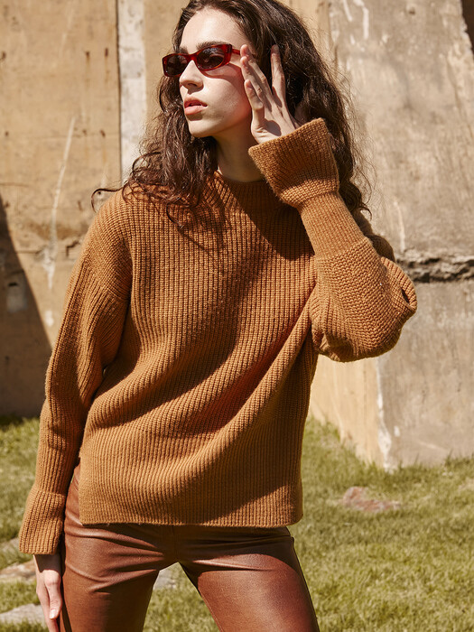 BELL SLEEVE MOC-NECK KNIT PULLOVER_Camel [U1W0K301/80]