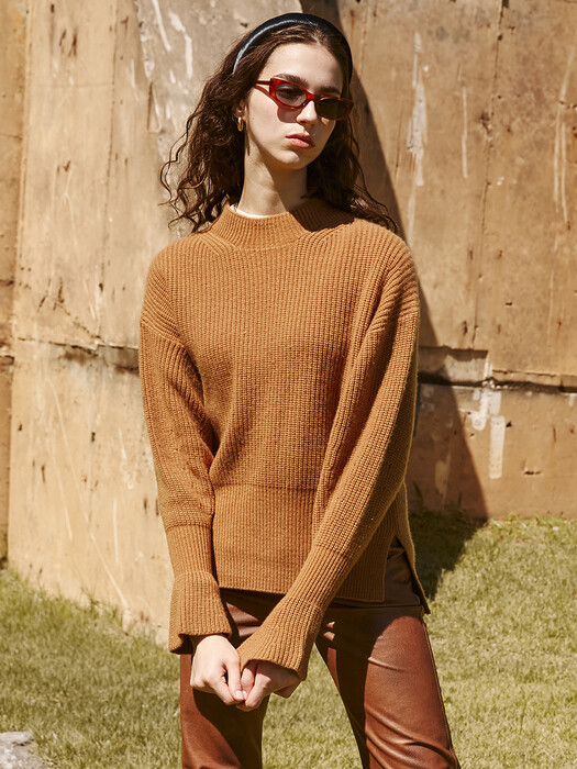 BELL SLEEVE MOC-NECK KNIT PULLOVER_Camel [U1W0K301/80]