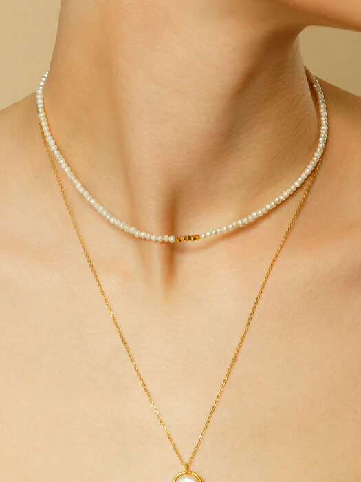 Layer Pearl Necklace
