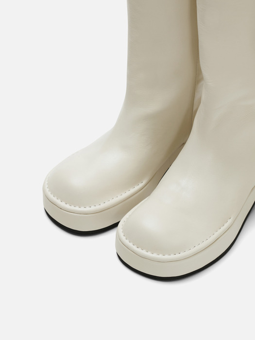 Hoof long boots Ivory