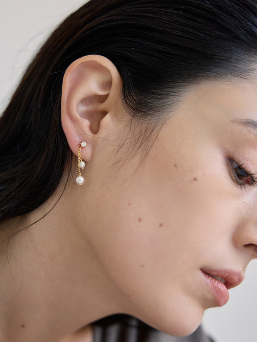 Mili Small Pearl Earring 