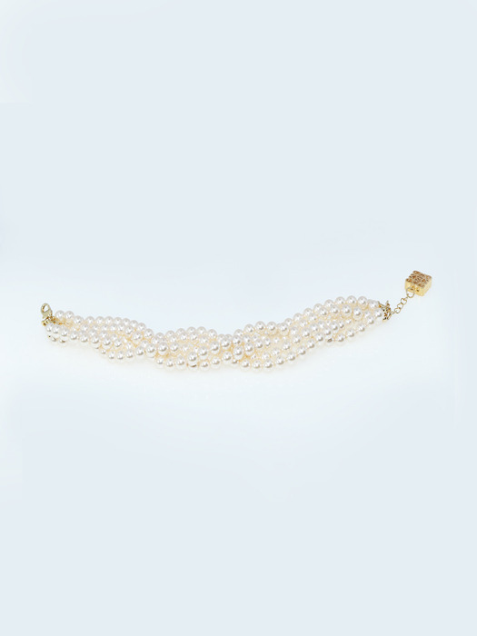 Volume Braids Pearl Anagram Bracelet[Cream]