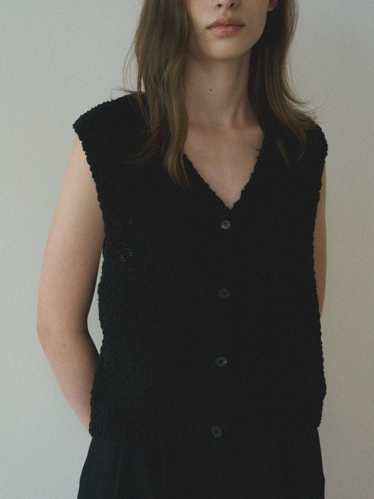 Barns Knit Vest (Black)