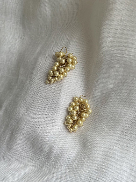 pearl grape earring - yellow
