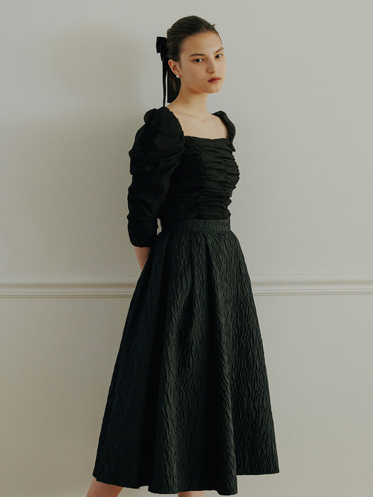 AMIR Tuck detailed textured long skirt (Black)