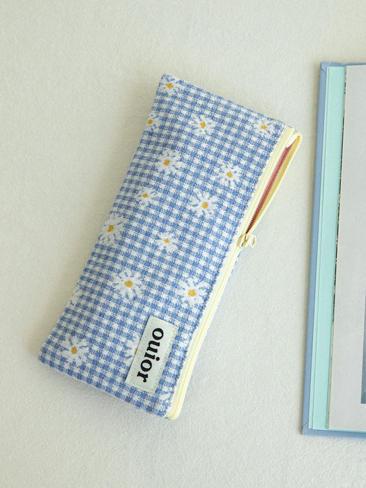 ouior flat pencil case - check flower sora (topside zipper)