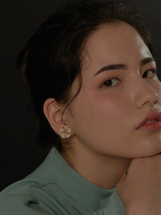 카멜리아 이어링 / Camellia Earrings
