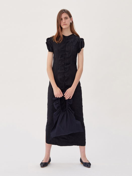 RUCHED CRINKLED DRESS (BLACK)