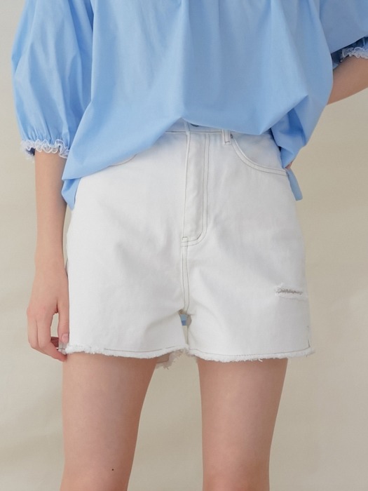 monts956 cotton shorts in white