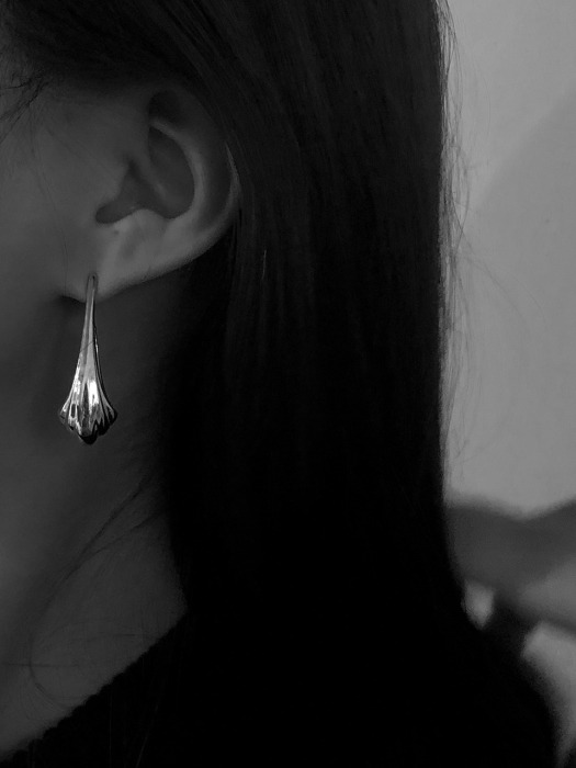 ARC classy arc earrings 