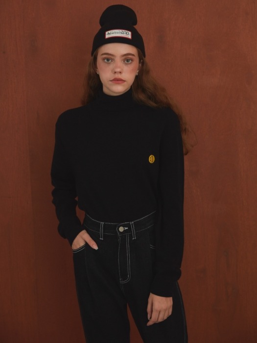 SM:]E PATCH TURTLENECK SWEATER BLACK