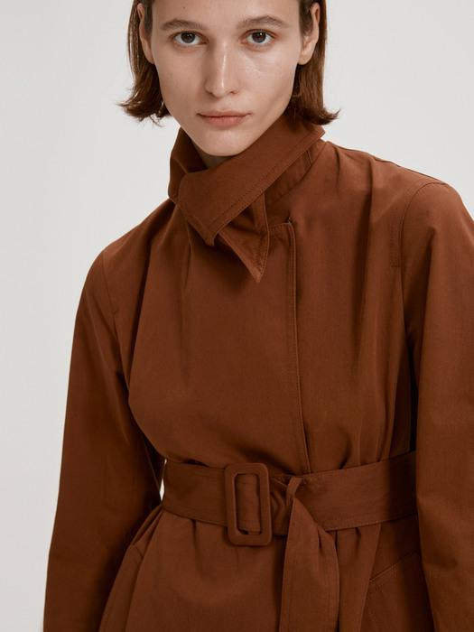 BELTED MAC TRENCH COAT (BRICK BROWN)