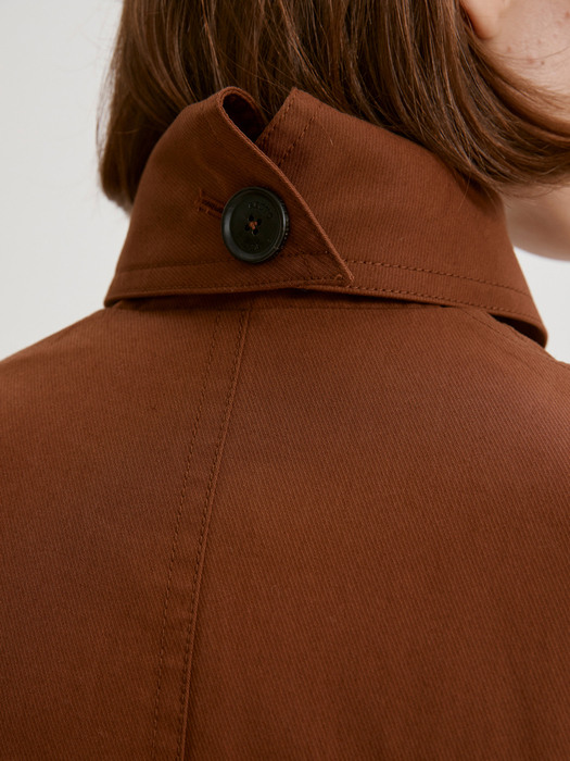 BELTED MAC TRENCH COAT (BRICK BROWN)