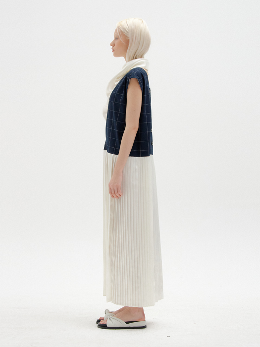 SOVIANNE Sleeveless Pleated Dress - Navy/Ivory