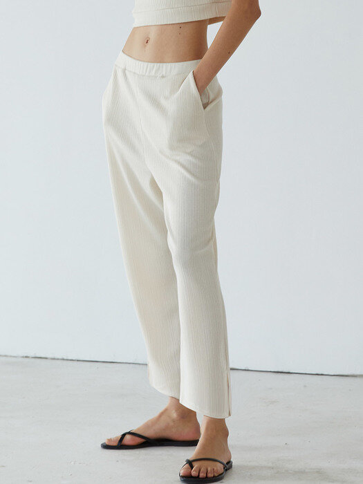 IVORY WRINKLE WIDE KNIT PANTS