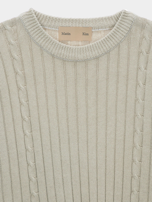 CABLE OVERFIT KNIT PULLOVER IN BEIGE