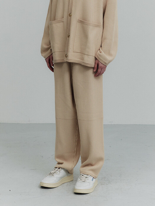 KNIT BAGGY FIT CURVED PANTS CREAM