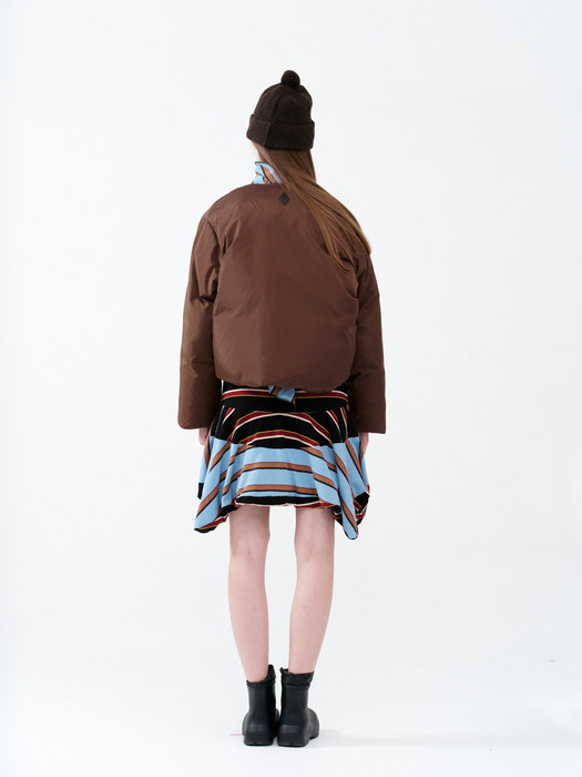 Short puffy puffer in brown