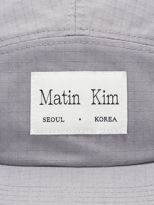 Matin Kim마뗑킴]LOGO LABEL SOLID CAMP CAP IN GREY