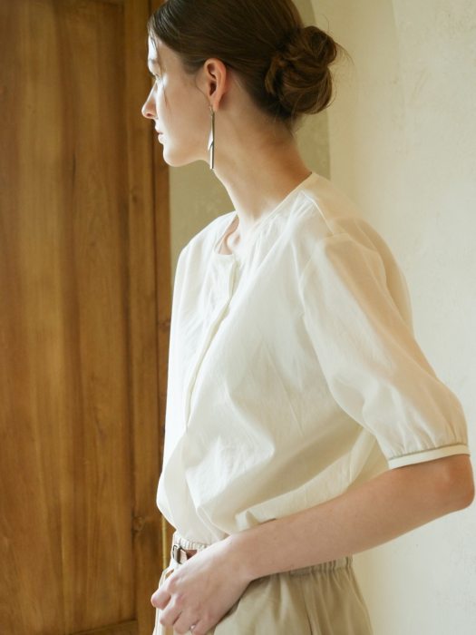 Chain Detail Round Blouse _ Ivory