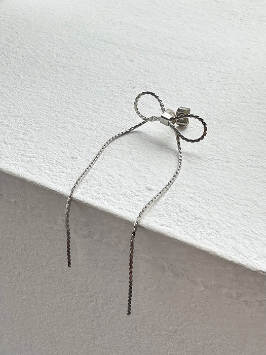 ribbon chain earring