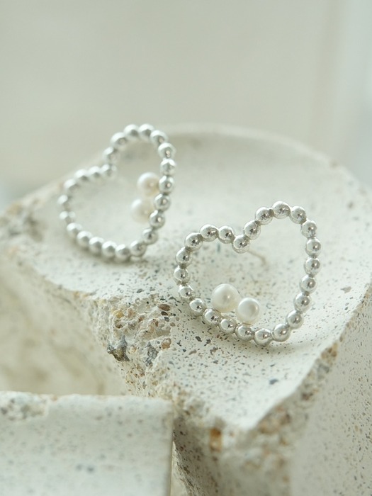 Heart ball chain pearl earring