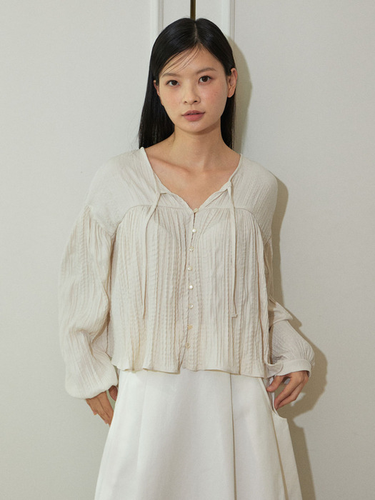 Appealing blouse (ivory)