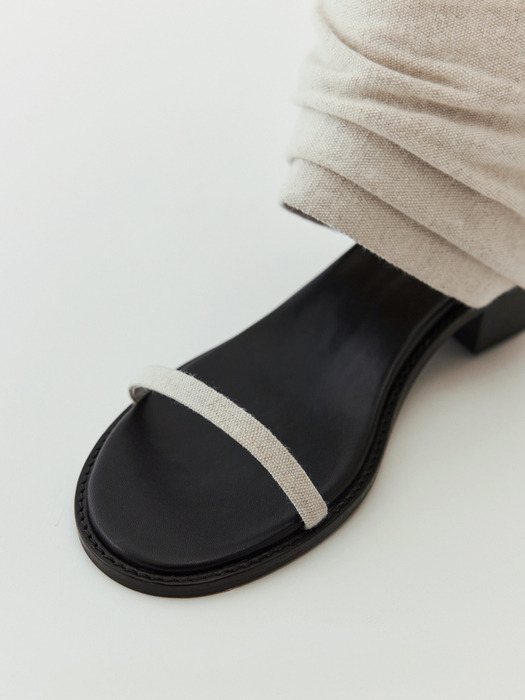 linen sandals (ecru)