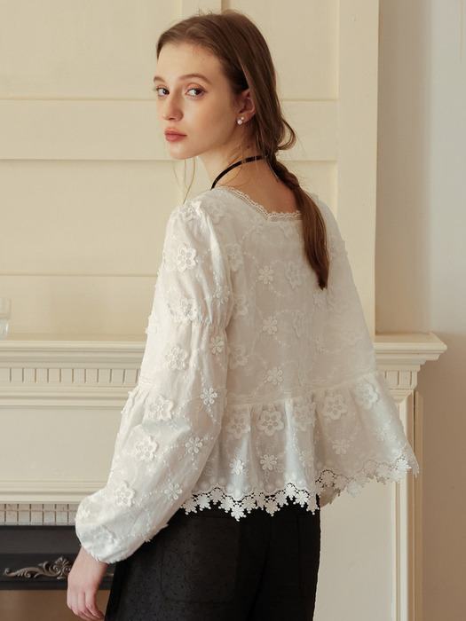 Cest_Lace embroidered blouse