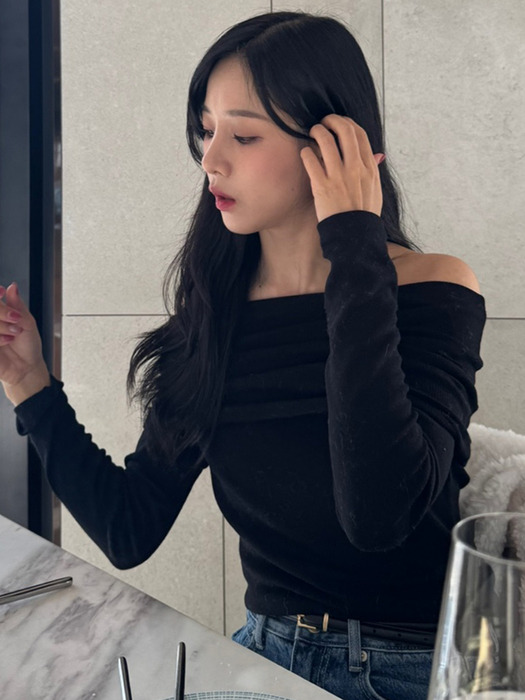 Luna off shoulder top - Black