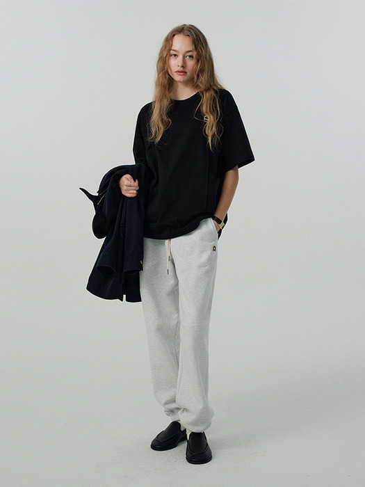 UNISEX LEATHER LOGO SWEAT PANTS LIGHT MELANGE GREY_UDPA5A101G1 - Image 2