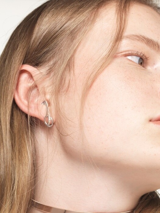AMOR earring