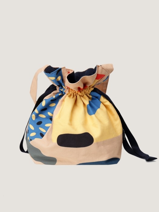 Cut outs beige large string bag