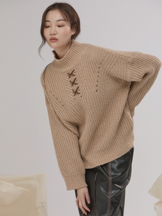 LEATHER STRAP CABLE HIGH NECK KNIT BEIGE