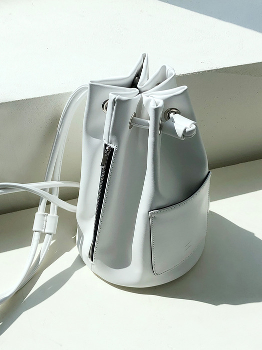 wearable cylinder bag (white)